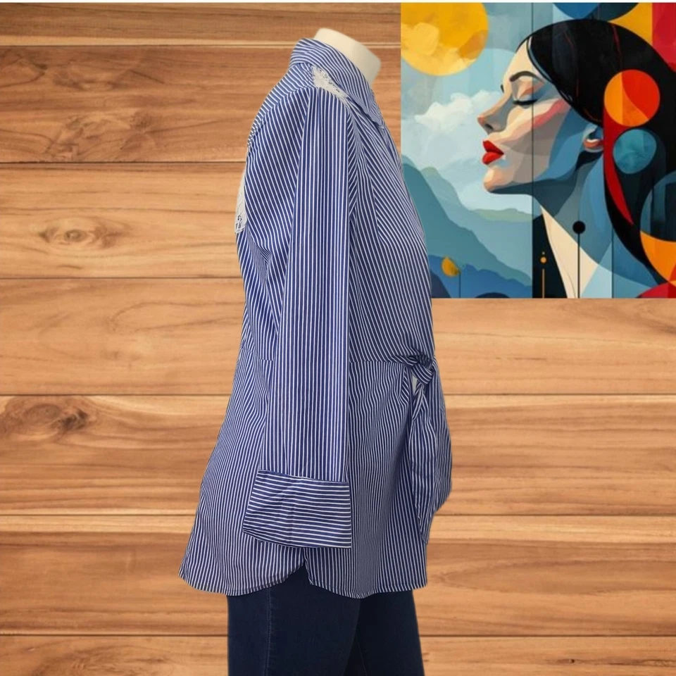 Camisa INC feminina listrada azul com botões na cintura amarrar inserções de renda manga longa tamanho M - Imagem 3 de 4
