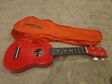 Diamond Head Hawaii DU-102 Bright Red Ukulele With Bag