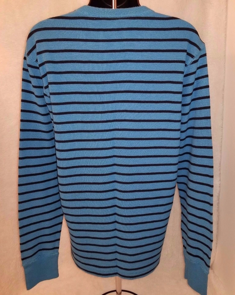 Camisa para hombre American Eagle Outfitters talla M mediana azul a rayas Foto 3 de 4