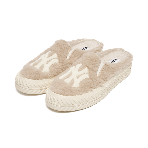 mlb slip on