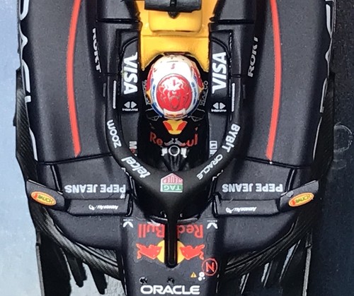 Minichamps 410240101 Red Bull RB20 Max Verstappen #1 F1 World Champion 2024 1:43 - Picture 11 of 24