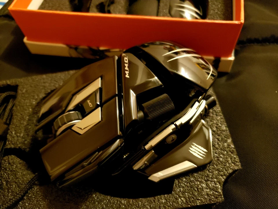 Mad Catz M.M.O. 7 mmo 7 Wired Gaming Mouse **Extremely Rare** - Image 3 of 4