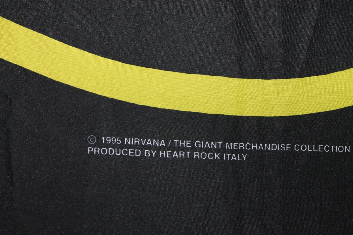 90s NIRVANA イタリア製 GIANT フラッグ 旗 ポスター スマイル Amazon.com: MyPartyShirt Nirvana Smile Poster 36 x 24 Rock