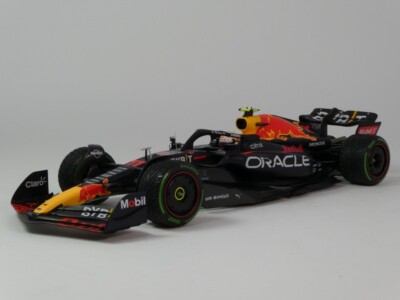MINICHAMPS 110221811 1 18 ORACLE RED BULL RACING RB18 -SERGIO