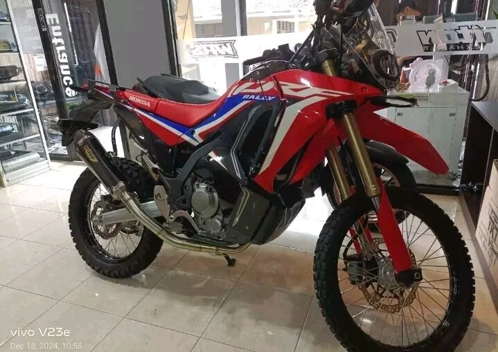 Sistema de escape de alto rendimiento apto para Honda CRF250L y CRF250 Rally Foto 3 de 4