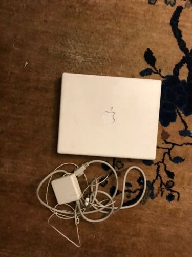 Apple iBook G4 Laptop A1054 (2003) as is ***Read - Afbeelding 1 van 7