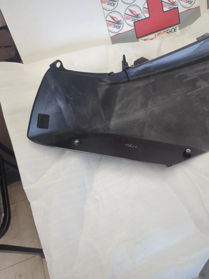 Suzuki DL 1000 V-Strom Nuevo Capucha Superior Izquierda Gris 2002-2008 Parte # 94430-06G00-YHG Foto 4 de 4