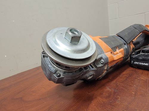 Ridgid R88040 Smerigliatrice angolare doppia ottana 18V brushless senza fili 7" - Foto 6 di 11