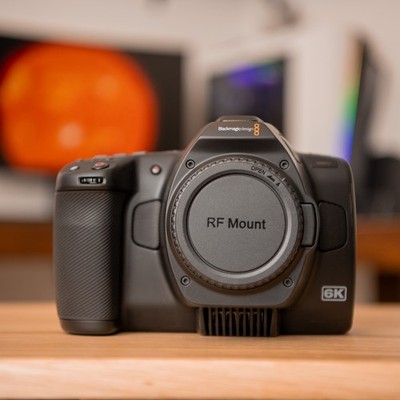 Blackmagic Pocket Cinema Camera 6K Pro (EF Mount)