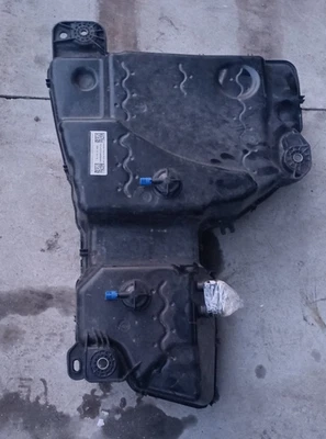 SERBATOIO ADBLUE AUDI Q3 (F3N) SBK COD 5QF131877N - Imagen 1 de 3