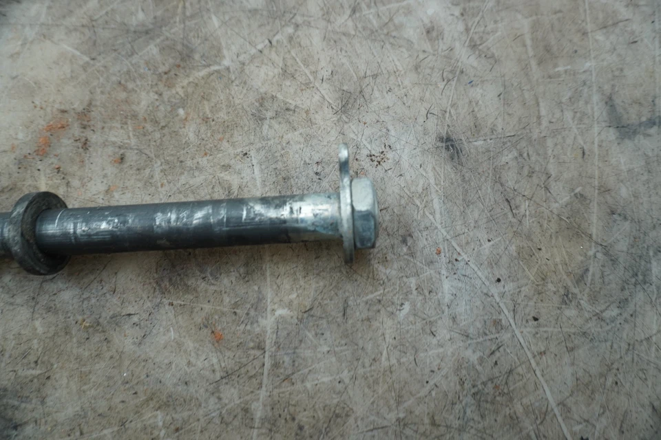 15 HARLEY DAVIDSON ROADKING REAR AXLE AND SHIM E-5582 - Изображение 2 из 4