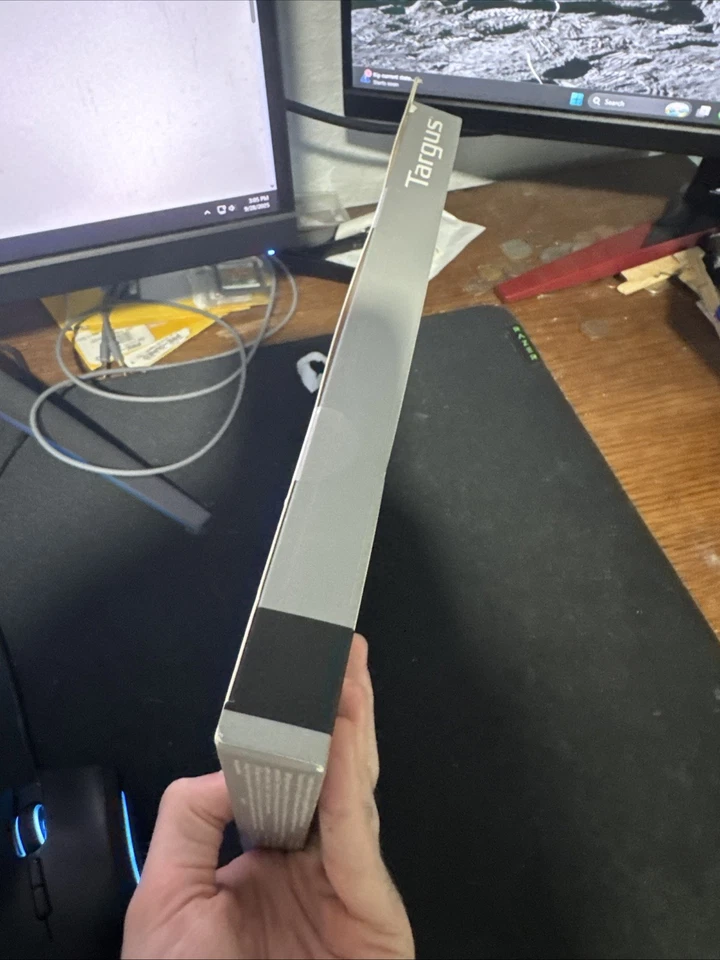 Targus (for iPad 9th 8th and 7th gen 10.2-inch, iPad Air and iPad Pro 10.5-in) - Image 4 of 4