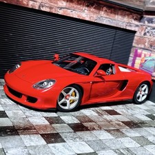 1/18 Minichamps Porsche Carrera GT 2004 Carmine Red PMA