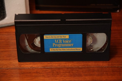 Vintage VCR Voice Programmer Universal Remote - Complete In Box w/ VHS How-TO - Picture 2 of 8