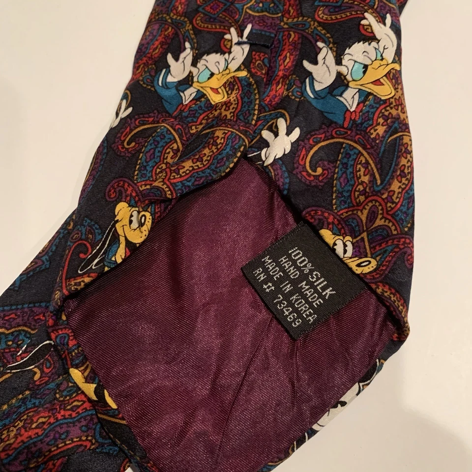 Corbata Walt Disney Company Mickey Mouse roja negra estampado cachemir 100 % seda Foto 4 de 4