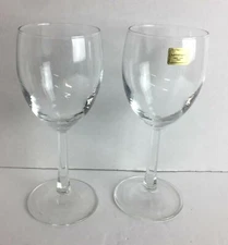 Vintage Luminarc Verrerie D'arques Pair of Crystal 8 oz Wine Glasses France #20A