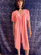 VTG ANTHONY RICHARD PINK ROBE