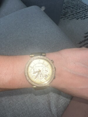 GENTLY USED AUTHENTIC MICHAEL KORS RITZ GOLD CRYSTAL WOMEN display picture 2