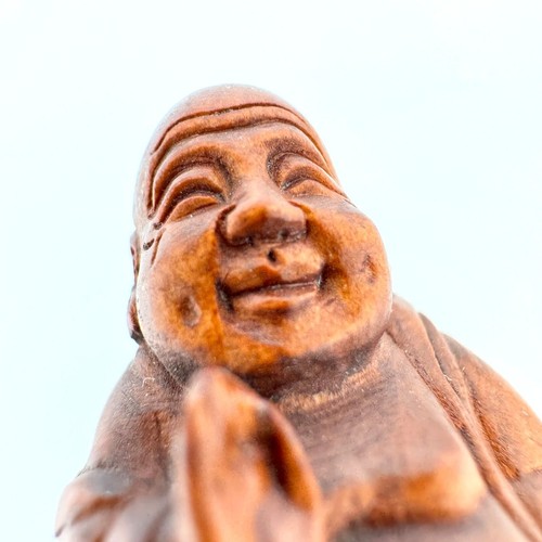 Buda Hotei tallado a mano Ojime Netsuke sosteniendo mano boj firmado sin agujero - Imagen 2 de 8