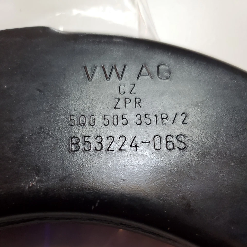 Nuevo Brazo de Control Superior Trasero Original AUDI A3 Sportback 8V 5Q0505323D  Foto 4 de 4