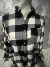 Universal Thread Women's Black & White Plaid Oversized Fit Flannel Shirt Size XS