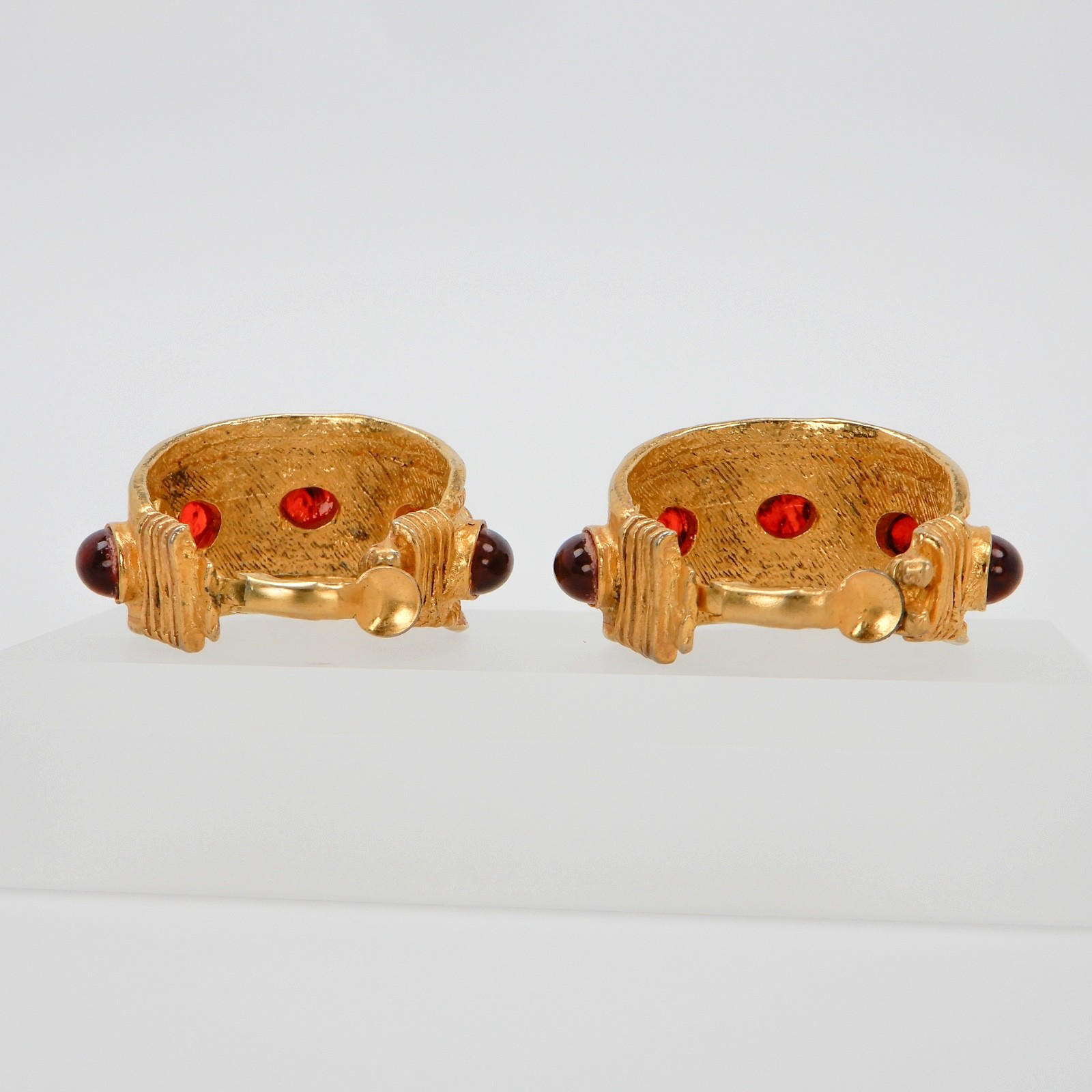 Vintage KENNETH J LANE Gold Tone Large Runway Hau… - image 8