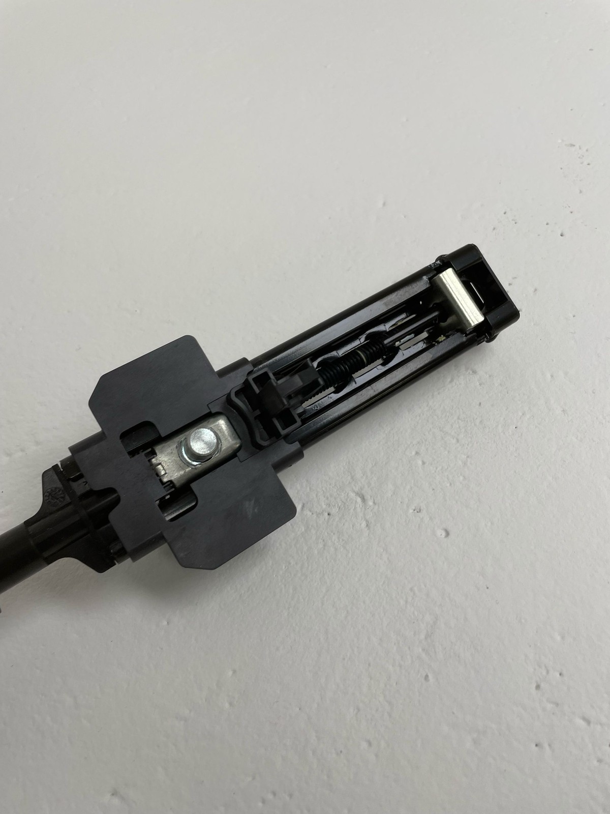 2015-2020 BENTLEY BENTAYGA OEM Front Right Passenger Seat Belt Height Adjuster