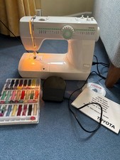 Toyota Sewing Machine CU17 RS2000 with Accessories in Excellent Condition