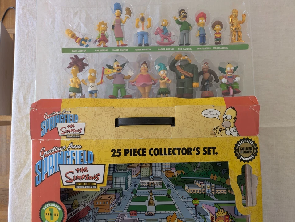 The Simpsons 25 Piece Collector's Set Greetings from Springfield Golden Homer - Photo 2/3