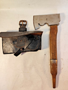 Vintage Fire Axe Wooden Handle With Splitting Leather Bag Fire Axe 1930s/40s