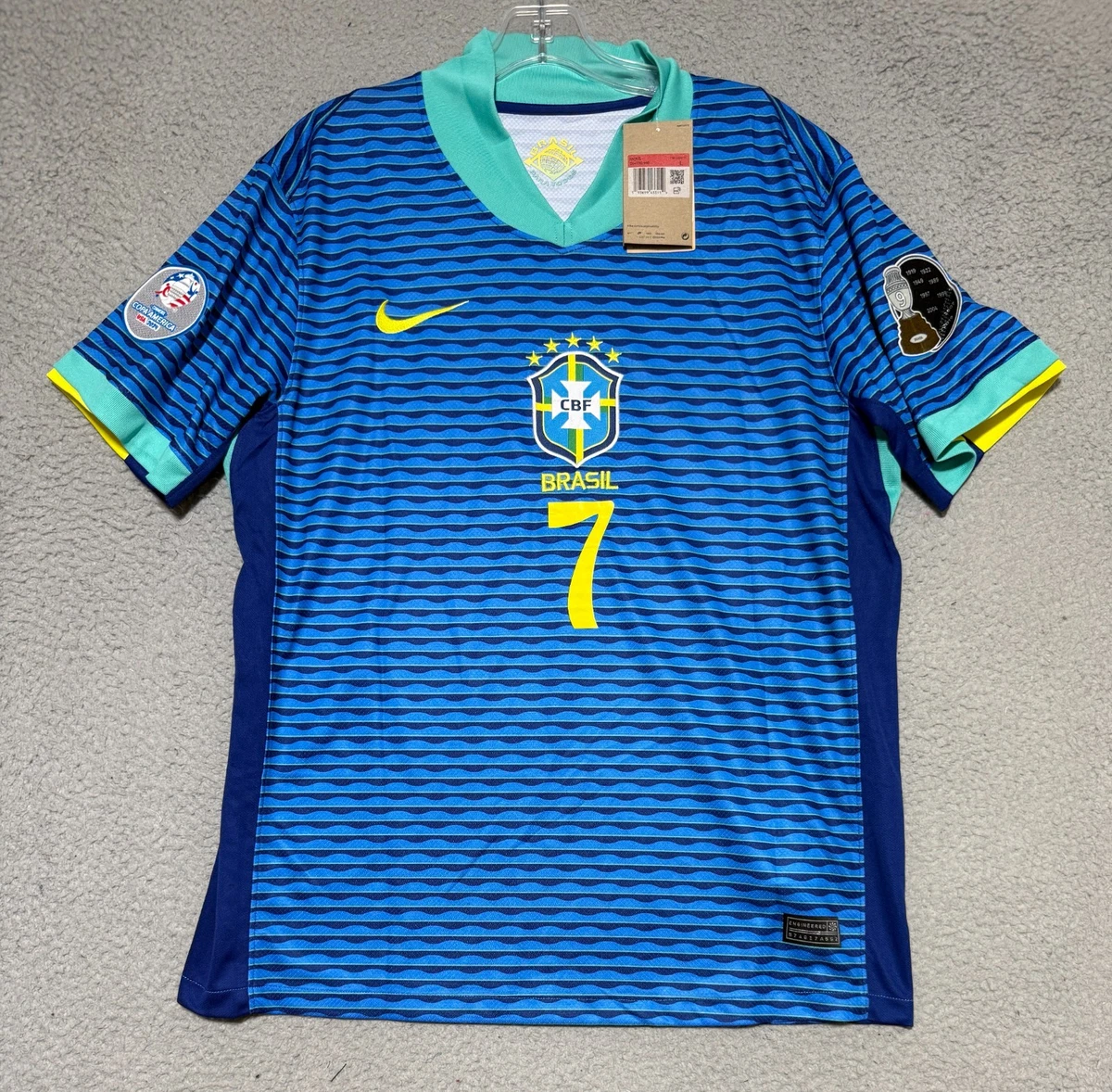 Preços baixos em Nike Brasil Multicor Equipe Nacional de Roupas e