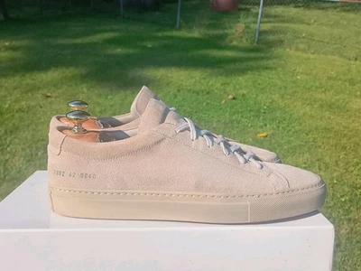 Common Projects Achilles Low 42EU 9/9.5US Mens Taupe Suede 3862 COA $450 EUC - Image 1 of 4