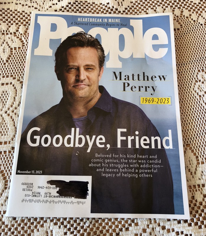 PEOPLE MAGAZINE - NOVEMBER 13, 2023 - MATTHEW PERRY (COVER) 1969 - 2023