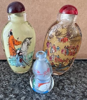 vintage chinese reverse painted snuff bottles