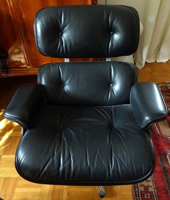 2 Eames Lounge Chairs mit Ottomane