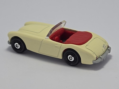 1963 63 Austin Healey 3000 MK2 Collectible 1/64 Scale Diecast Diorama Model - Picture 2 of 4