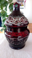 Große Glas Deckeldose - BÖHMEN  - Rubinglas - dekorativer Schliff - 18 x 11 cm