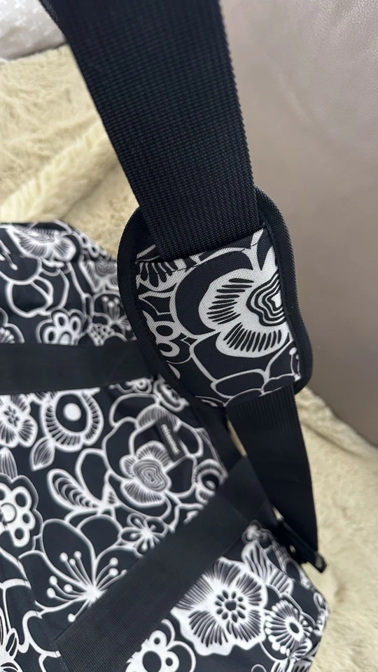 💼REISENTHEL allrounder L Reisetasche, Schwarz-weiß Blumen 30 L. TOP ZUSTAND - Bild 3 von 4