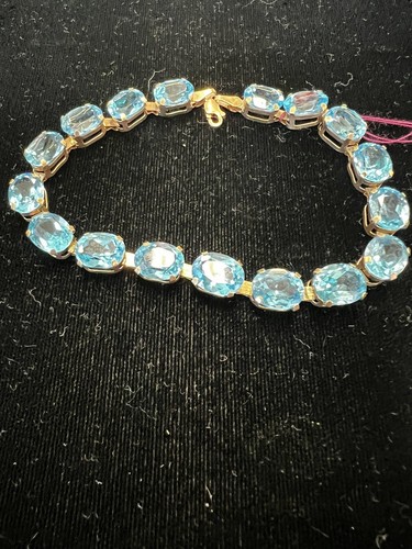 17 Carat Blue Topaz 10 K Bracelet 8 Inches