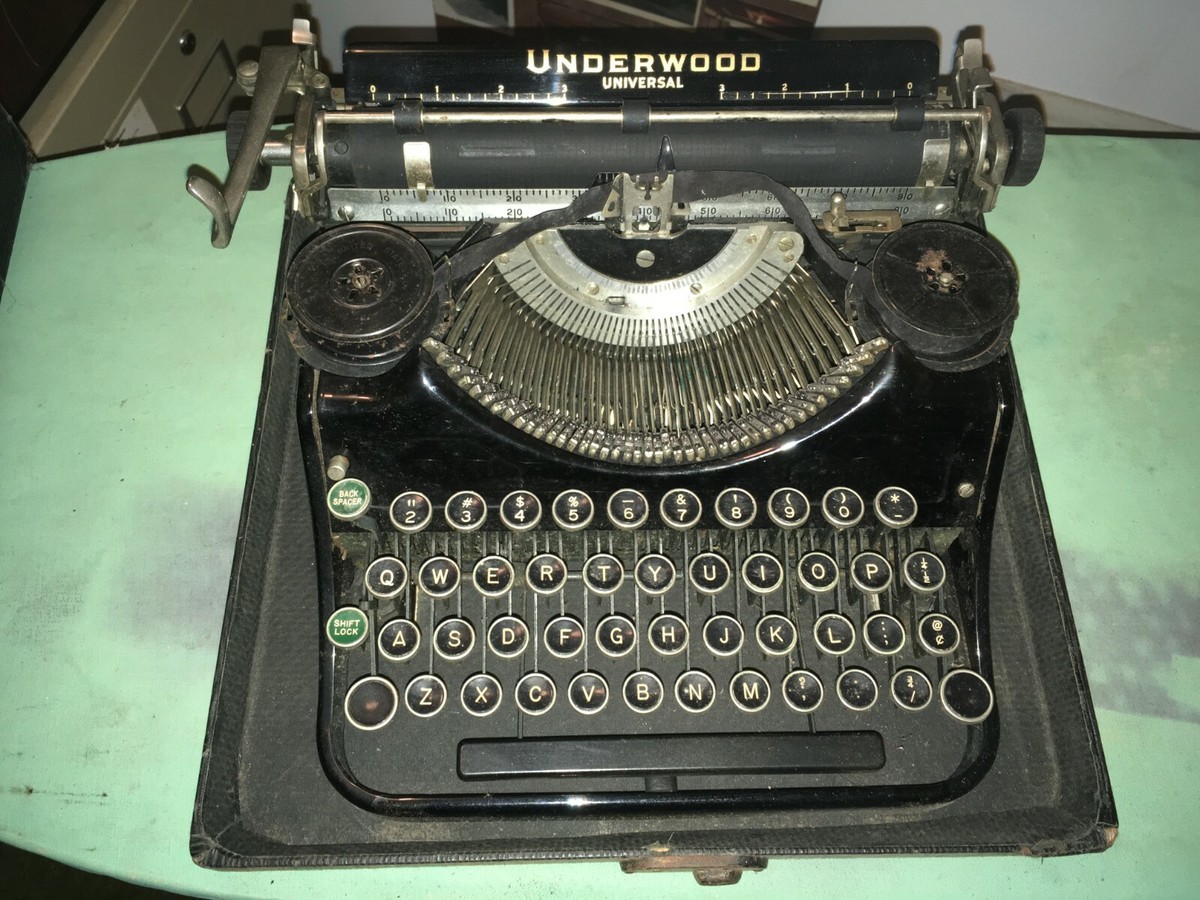 Underwood Universal タイプライター Vintage Underwood Universal Portable Typewriter with