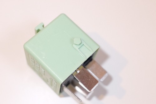 100% NEW OEM BMW relay by TYCO part numbers:61361378238 61368373700 6131 1459577 - Picture 2 of 6