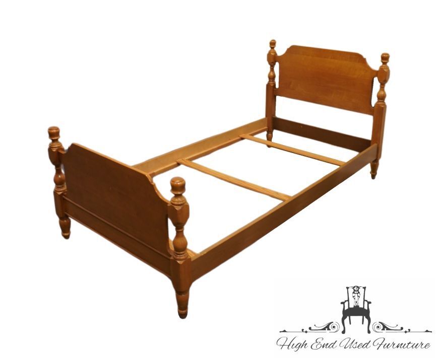 DREXEL FURNITURE Solid Maple Litchfield Colonial Early