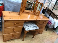 Dressing table with 6 drawers stool  triple folding mirror (collection Ipswich)