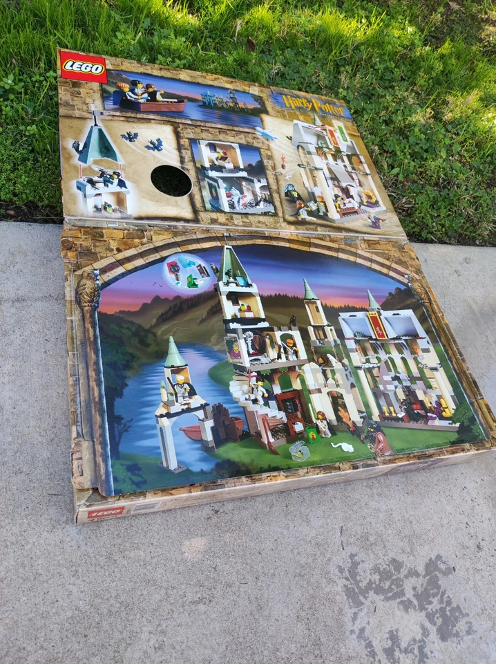 LEGO Harry Potter: Castillo de Hogwarts (4709) 100% Completo con Manuales y Caja Foto 2 de 4