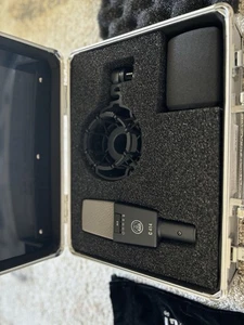 AKG C414 Large Diaphragm Condenser Microphone – With Original Case & Accesories