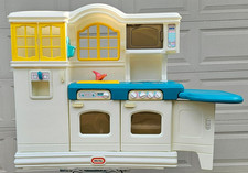 Little Tikes Country Kitchen Vintage Mid-90's In Great Shape Missing Some Pieces
