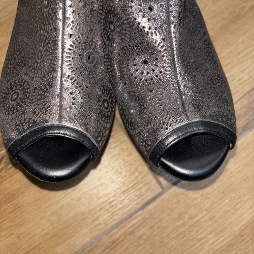 NWOT Nurture Sling Back Pump 9.5 M Black And Silver Leather Peep Toe Sandle - Picture 3 of 7