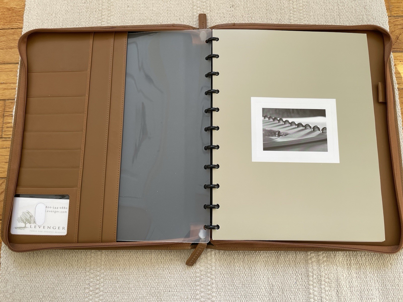 Levenger Leather Portfolio Notebook Organizer Pen Loop Window Card Pockets