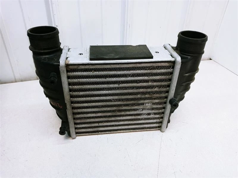 06-08 AUDI A4 2.0L Passenger Right INTERCOOLER ASSEMBLY OEM USED 8E0145806Q - Image 2 of 4