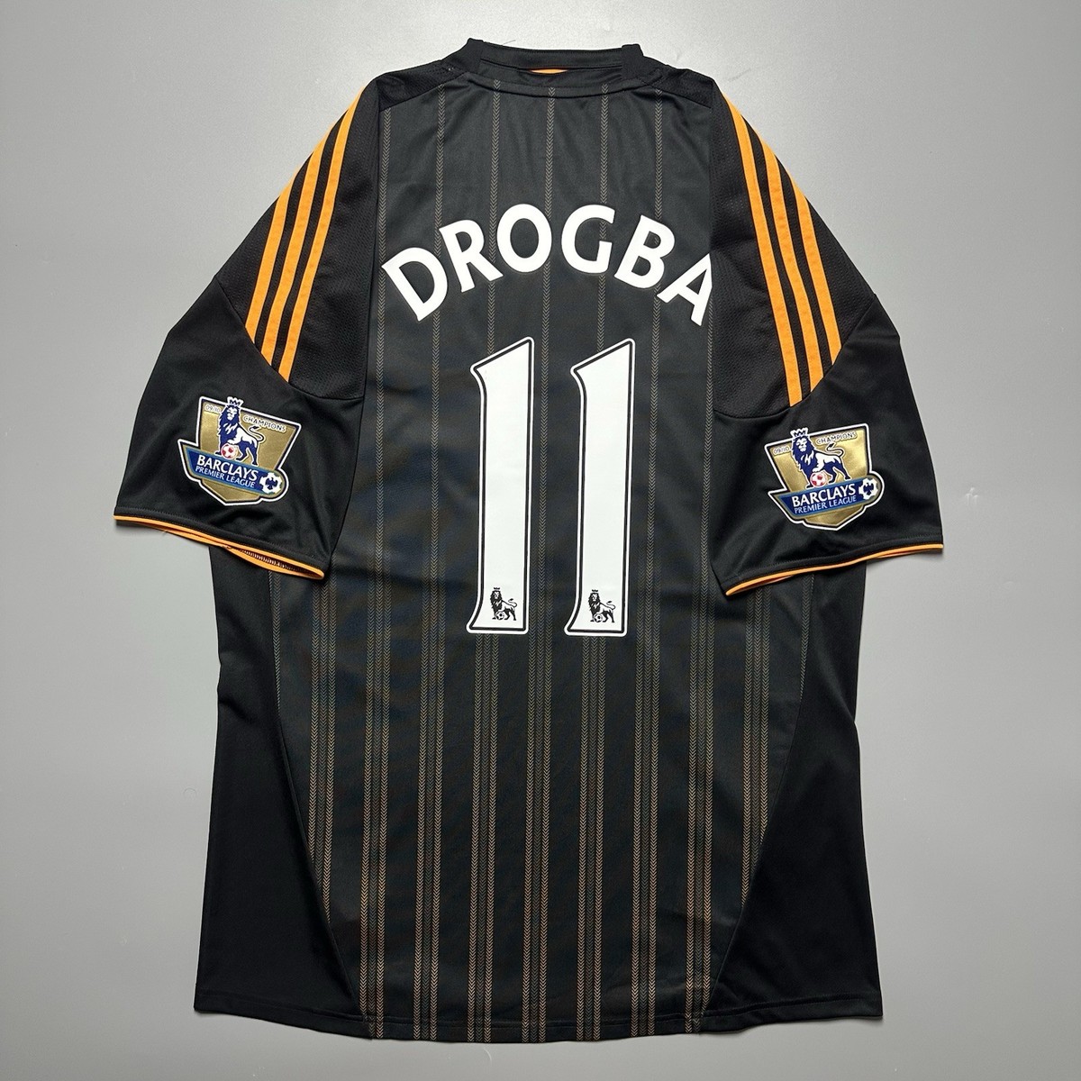 チェルシー 2010/2011 ドログバ　サイズ M CHELSEA ADIDAS 2010/2011 FOOTBALL SOCCER AWAY JERSEY #11 DROGBA